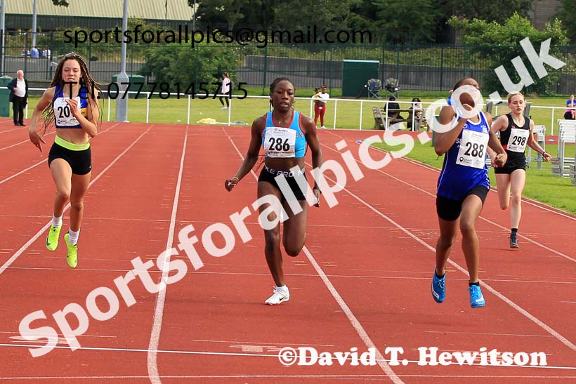 Girls under-15s 200 metres, 2023 Northern Under-13s, Under-15s and Under-17s, Middlesbrough.  Photo: David T. Hewitson/Sports for All Pics